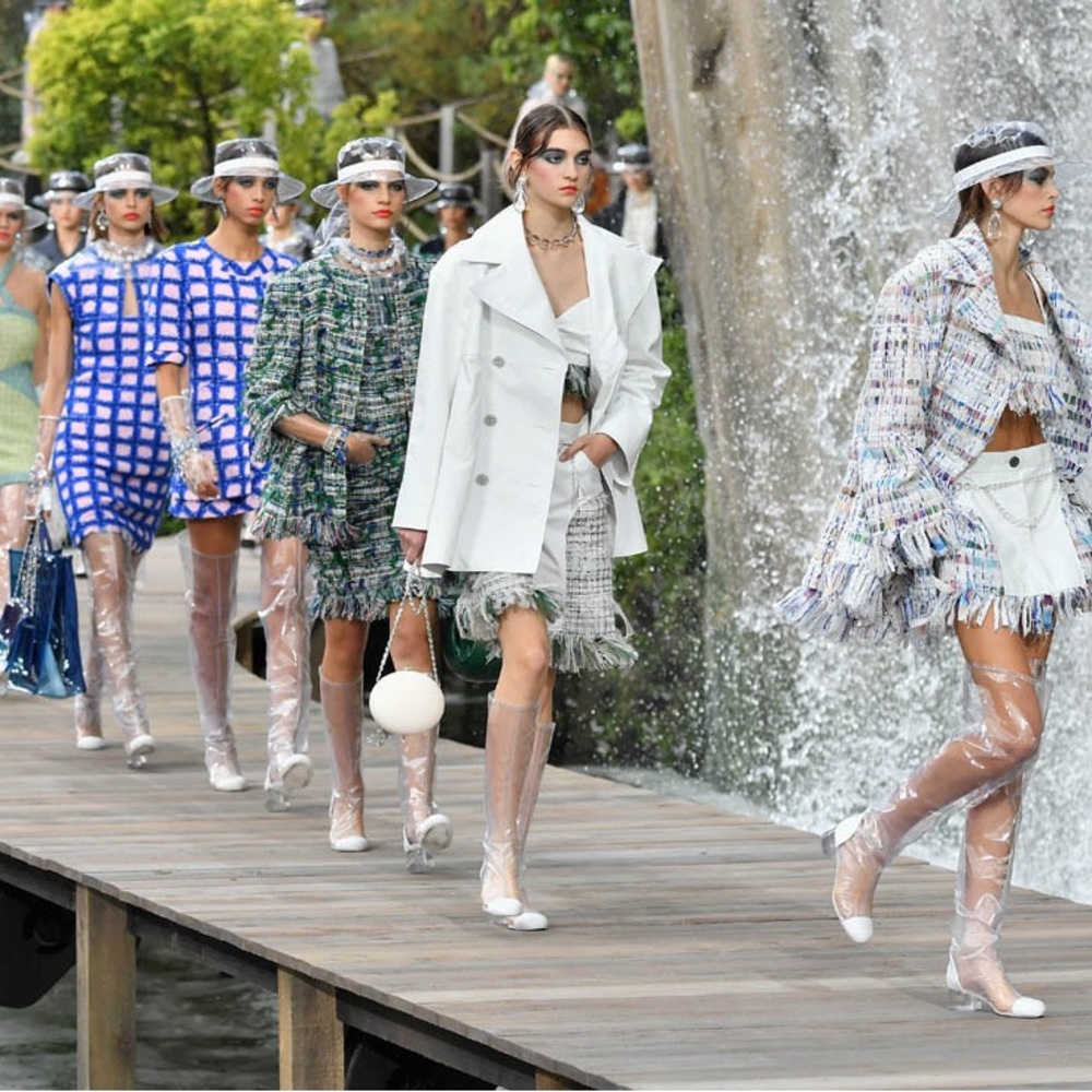 Chanel Runway CC Clear Rain PVC Clear Vinyl Wide-Brim Hat with Ivory Band - Picture 5 of 16